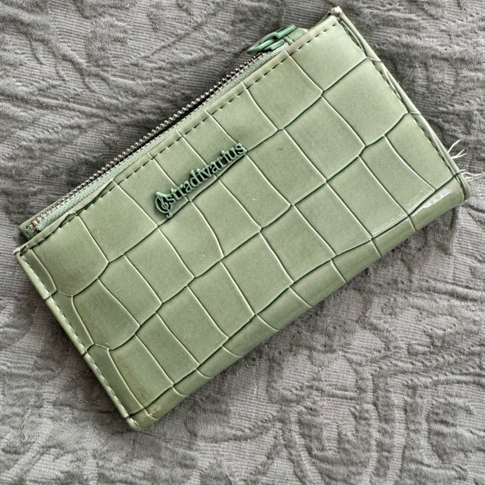 Saddleback Leather Green Crocodile Embossed Wallet
